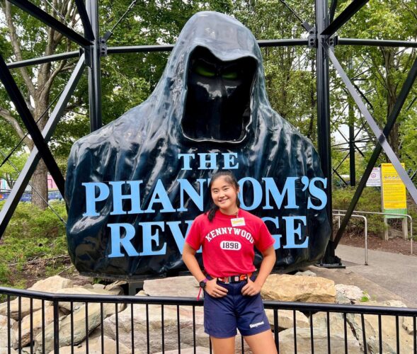 Theme parks looking to fill 3,000 positions